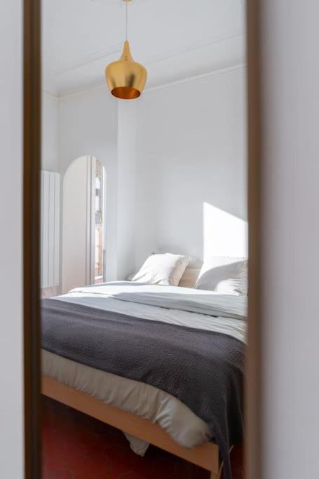 Superbe Appart, Central, Petit Balcon & Vue Place Marseille Exterior photo
