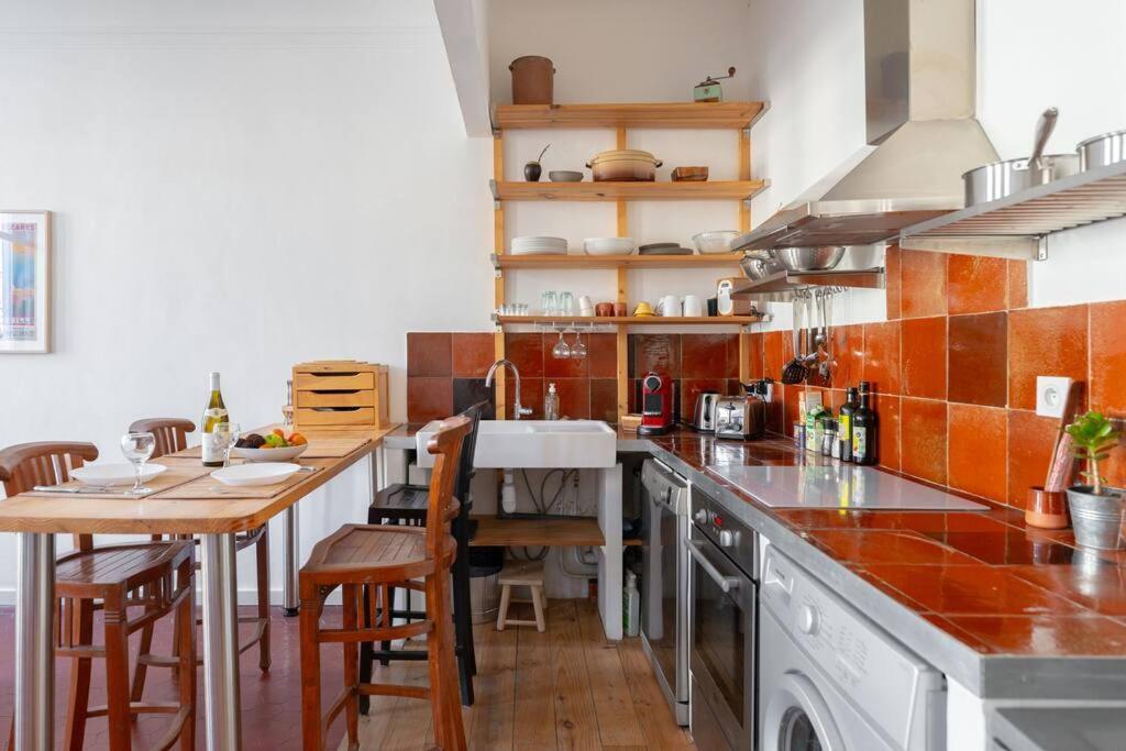Superbe Appart, Central, Petit Balcon & Vue Place Marseille Exterior photo