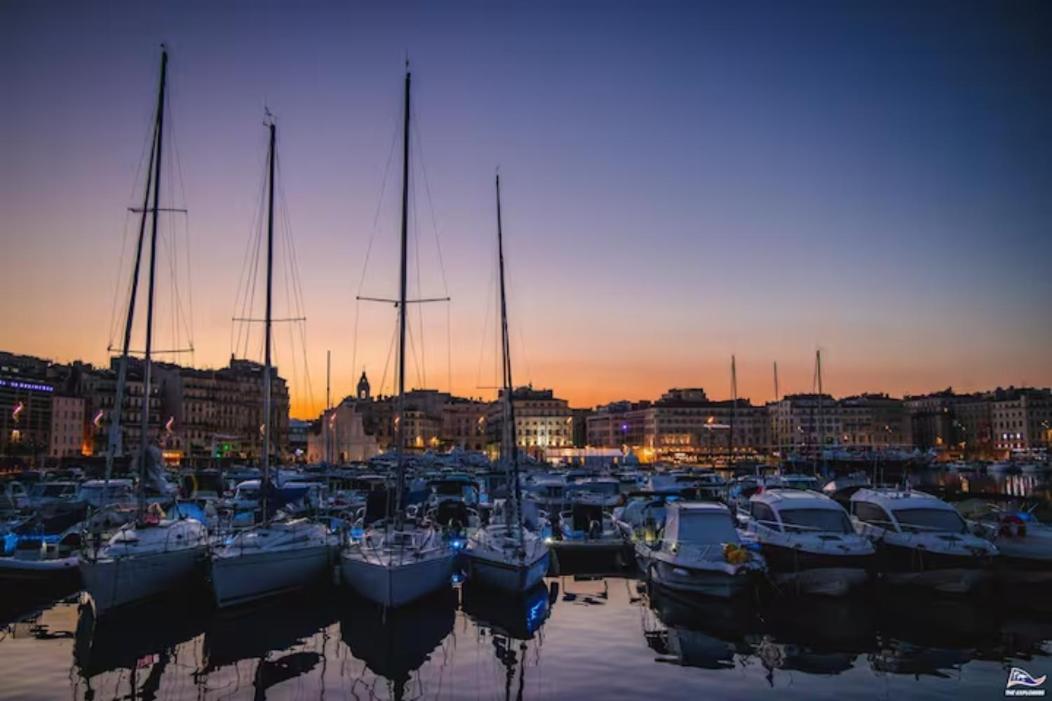 Superbe Appart, Central, Petit Balcon & Vue Place Marseille Exterior photo